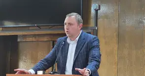 Сондажи на кея ще осигуряват вода за поливане на крайбрежната ивица