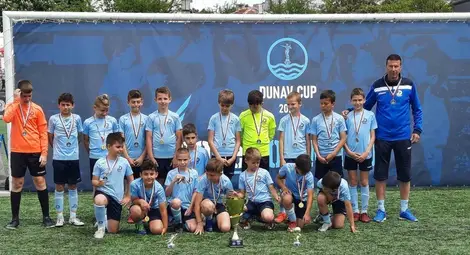 Отборът на треньора Митко Тотев с нова турнирна титла. Снимка: &bdquo;Утро&ldquo;