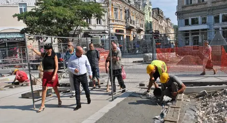 Нова пътна настилка и нов тротоар пред &bdquo;Христо Ботев&ldquo; за първия учебен ден