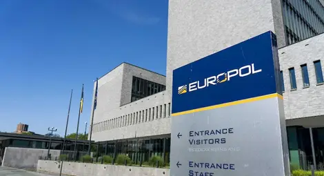 150 ареста от "Европол" в 9 страни, сред които България, за незаконна търговия в тъмната мрежа