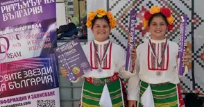 Сестри като две капки вода от Щръклево покориха националния фестивал „Ритъмът на България“
