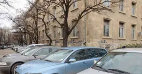 Нарязаха с нож гумите на окръжния съдия Петър Балков