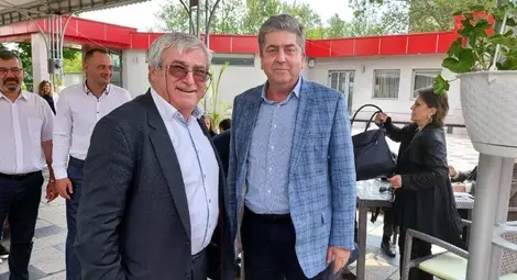 Президентът /2002-2012/ Георги Първанов бе сред първите, които поздравиха Валери Иванов с преизбирането му. Снимка: АБВ 