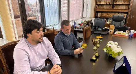 Пенчо Милков се срещна с русенските шампиони по полицейска лична защита и карате