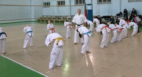 Малките каратисти показаха докъде са стигнали с уроците