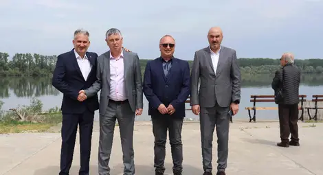 Новостите в оранжерийното производство обсъди Съвместната българо-румънска земеделска работна група към областната управа в Русе