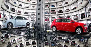 „Фолксваген“ продължава да води колоната в Европа