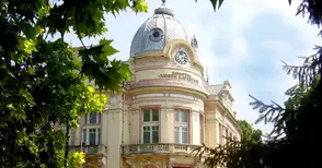 Дантели, кукли, аерофотография и  космически теми в Нощта на учените