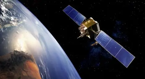 Спътник пада на Земята на Нова година