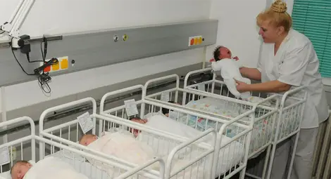 2000 бебета по-малко родени от началото на годината