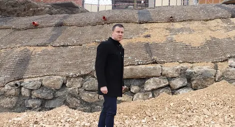 Евакуираните след свлачището във Ветово семейства се завръщат в домовете си /галерия/