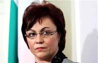 Нинова за веригите: Не подписваш договор, значи си съгласен с него. Къде го има това?!