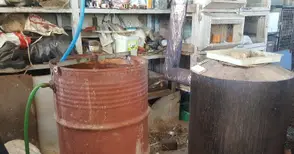 Над 1.3 тона незаконна ракия иззета от склад в Долапите