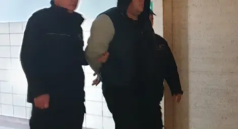 Охранител във фолк клуб договори 8 години затвор за трафик на дрога за 3.18 милиона Охранител във фолк клуб договори 8 години затвор за трафик на дрога за 3.18 милиона