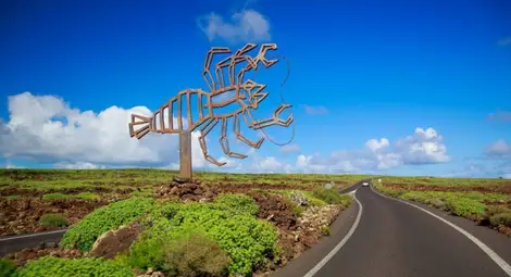 Български фотографи заснеха приказно красиви пейзажи на Луната на Земята /галерия/