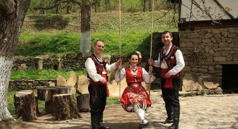 Гергьовска люлка и концерт на ансамбъла на въоръжените сили за празника на Две могили