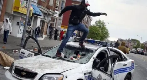 Мафиотските групировки в Балтимор сключиха примирие, за да отмъстят на полицията