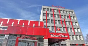 Хотелите наваксаха резкия спад на приходите