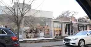 Двама мъже пребити от ухажори на жените им