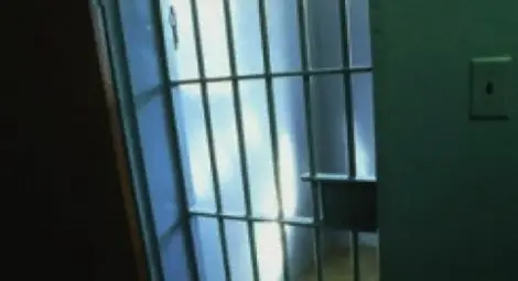 Арестантите вече са с постоянен достъп до тоалетна и с гранитогрес на пода