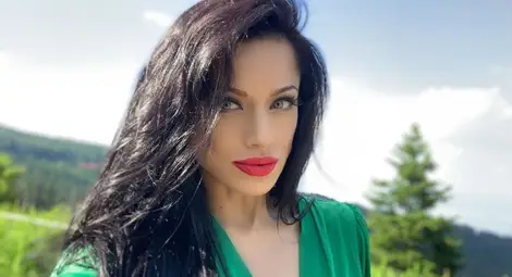 Най-красивата Мис Русе се превърна в двойничка на Анджелина Джоли