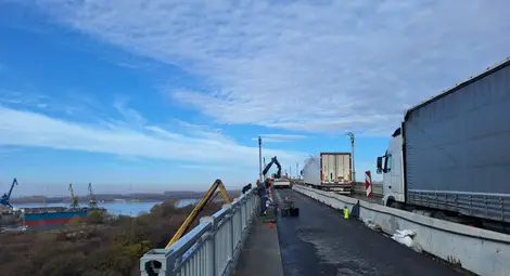 Над 77 000 камиона са преминали през ГКПП &bdquo;Дунав мост&ldquo; при Русе  през ноември