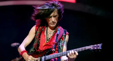 Китаристът на Aerosmith Джо Пери влезе в болница
