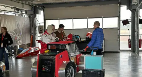 Проблем с водородната клетка не попречи за поредното успешно участие на отбор “HydRU” на Русенския унивеститет Shell Eco Marathon Проблем с водородната клетка не попречи за поредното успешно участие на отбор “HydRU” на Русенския унивеститет Shell Eco Marathon