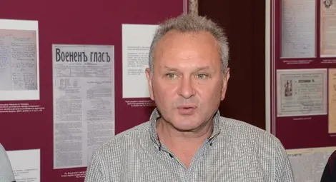 Паметникът на моряка напомня друг каменен матрос - в Кий Уест в САЩ