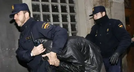 Девет българи арестувани в Испания за трафик на крадени коли