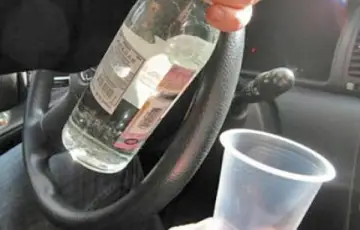 Шофьор звънна на полицията, за да докладва, че е карал пил