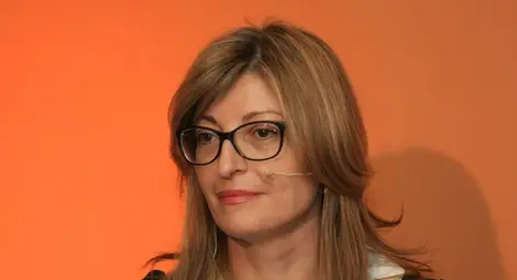 Захариева: Отлагането на посещението на Чавушоглу е дипломатически знак