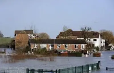 Темза удави Англия /галерия/