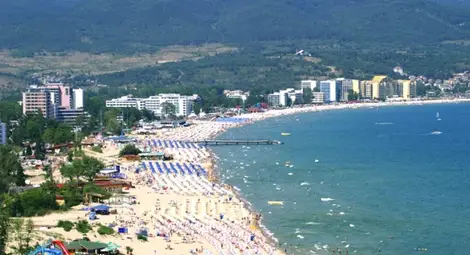 Днес времето ще е слънчево и горещо, максималните температури ще са между 32° и 37° Днес времето ще е слънчево и горещо, максималните температури ще са между 32° и 37°