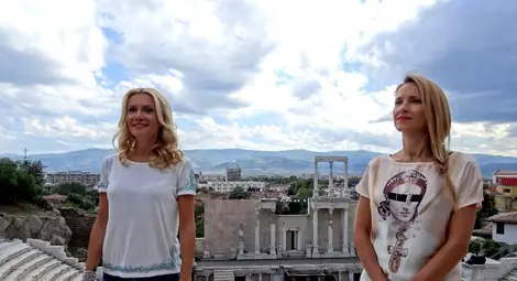 Алекс Раева & Мария Игнатова пеят братя Аргирови  заради кастинга на X Factor в Пловдив