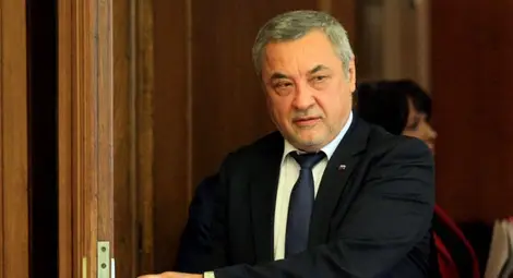 Валери Симеонов: Очаквам сериозна подкрепа от депутатите за пушенето в заведенията