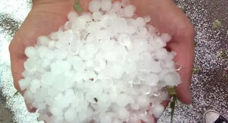 НИМХ-БАН потвърди: В понеделник ни удрят градушки НИМХ-БАН потвърди: В понеделник ни удрят градушки