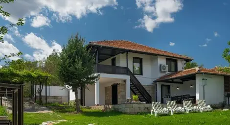 Неизвестни опустошиха къща за гости &bdquo;Интрига&ldquo; в Червен