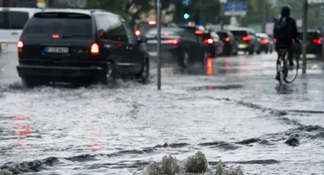 Интензивни валежи и гръмотевични бури в Северна и Южна България
