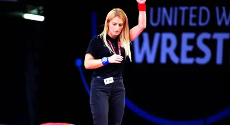 Шампионката в борбата Елина Васева е първата българка в световния елит на реферите