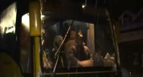 Ученически автобус вози деца като чували с картофи - товари два пъти повече