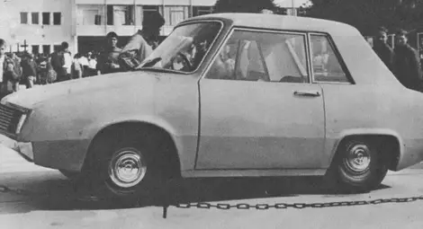 &bdquo;Пионер&ldquo; - първият български електромобил, показан пред публика през 1967 г. Снимка: videlei.com