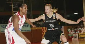 Ноел Куин тренира вчера за първи път в „Булстрад Арена“