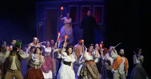 „Зоро“ - шеметен спектакъл, вдъхновена игра, предложение за брак на сцената и 15-минутен аплауз