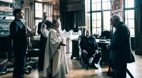 Нов филм за пияни и развратни свещеници разбуни Полша