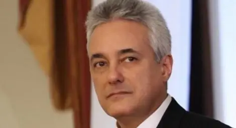 Посланикът ни в Лондон опроверга твърдения, че се опитва да ограничи броя на избирателните секции