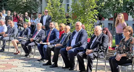 УХТ откри академичната учебна година, стартира лекции и упражнения присъствено