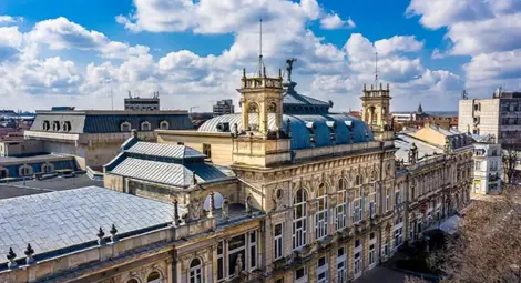 Нов триетажен корпус на Доходното вдигат над подземния паркинг