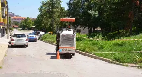 Зарязана счупена фреза на ул. &bdquo;Щип&ldquo;  втора седмица пречи на движението