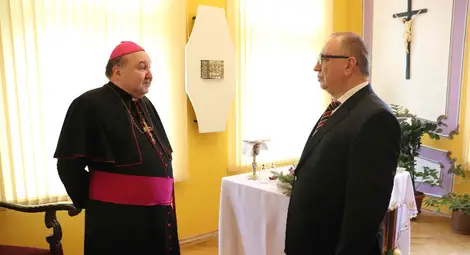 Монсеньор Страхил Каваленов: Нека благодатта на Рождество остане за всички нас и да донесе мир, братство, радост и повече добрина